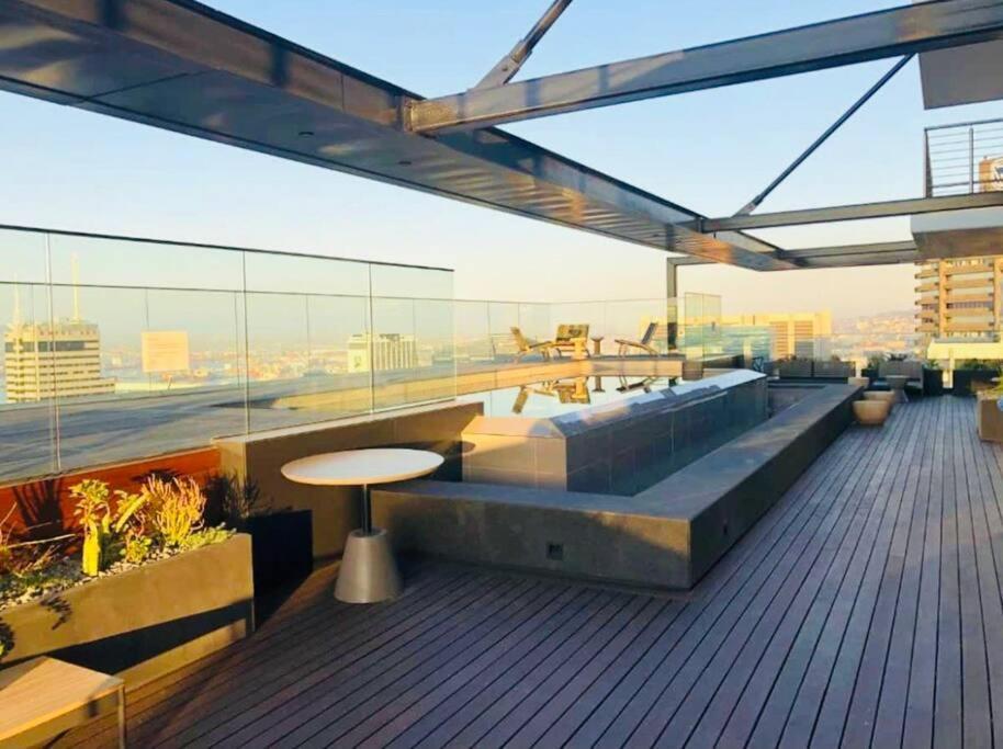 Skyline Views Stylish Studio With Pool, Parking No Load Shedding Cape Town Exterior foto